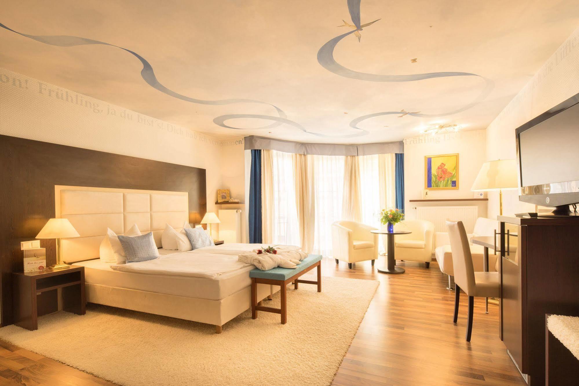 Central Boutique Hotel Бад-Мергентхайм Экстерьер фото