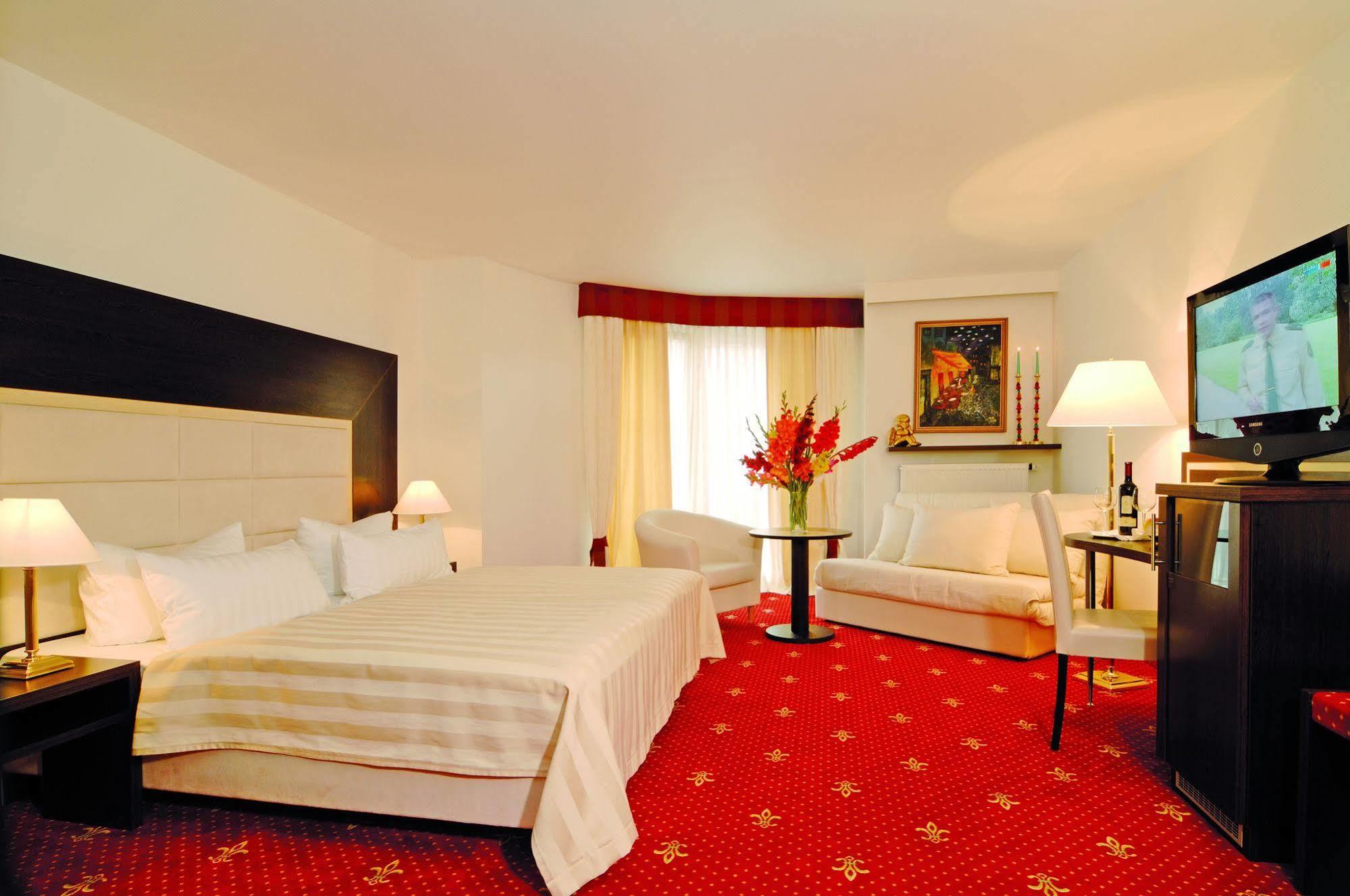 Central Boutique Hotel Бад-Мергентхайм Экстерьер фото